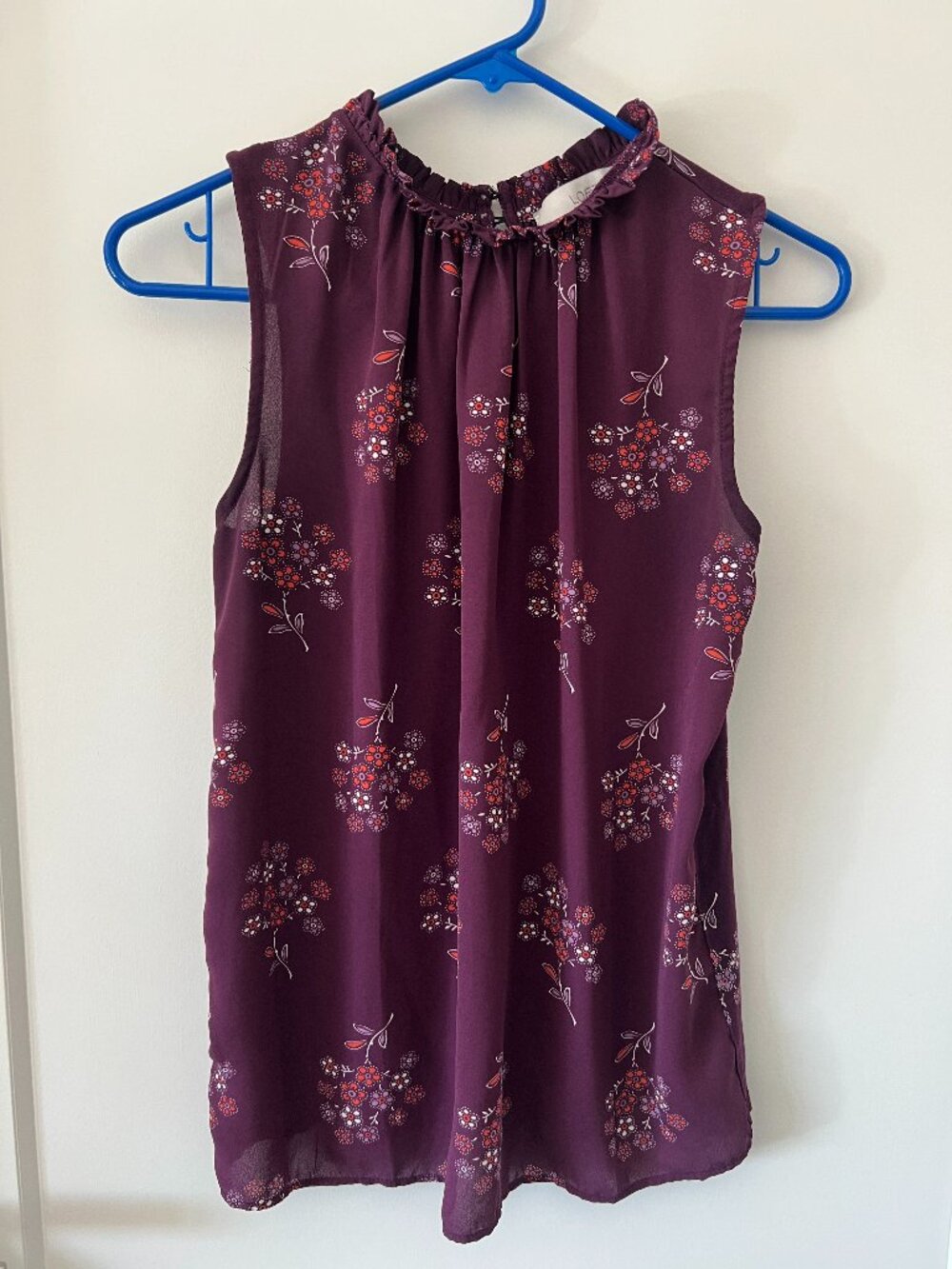 Loft Sleeveless Burgandy Floral Blouse Size XS